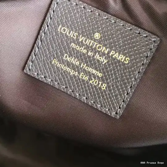 AAA Replica Ru Vuitton Louis Messenger 0624